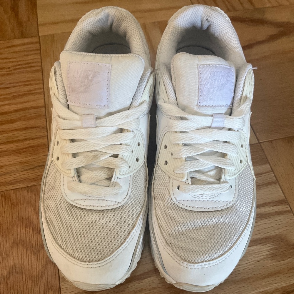 Nike air shoes size 8!